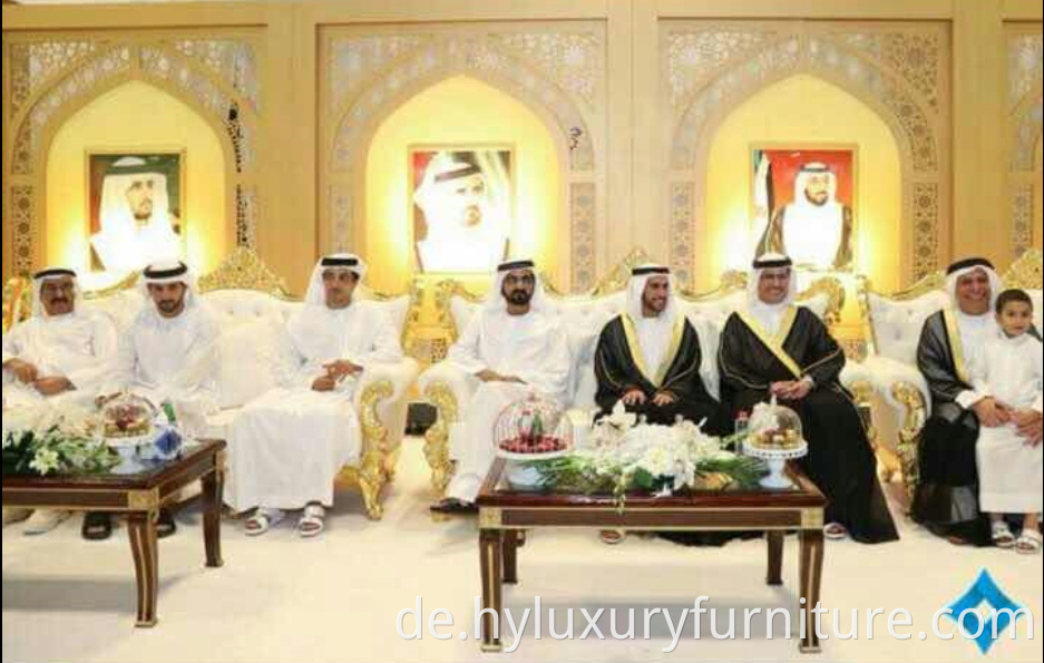 Luxus-Sofamöbel aus Holz für die Hochzeit in Dubai